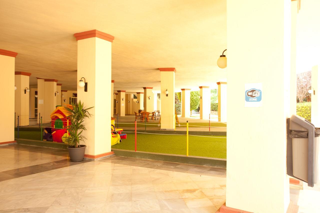Varios Apartamentos Romana Playa Elviria Марбелья Екстер'єр фото