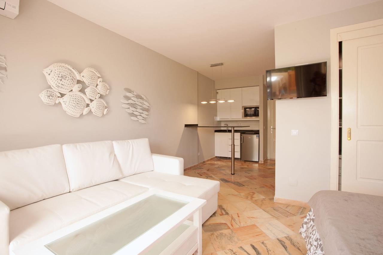 Varios Apartamentos Romana Playa Elviria Марбелья Екстер'єр фото